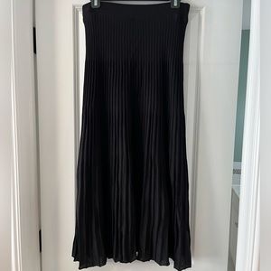 black ribbed skirt, size small